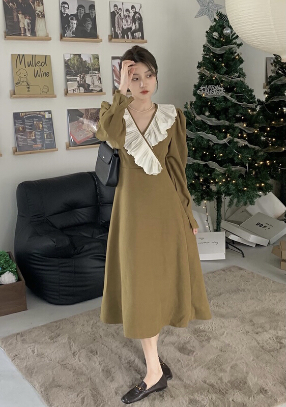 New year in early spring! [timely rain] Han Feng ins sweet and thin medium long V-neck lotus leaf dress 28677# YYW