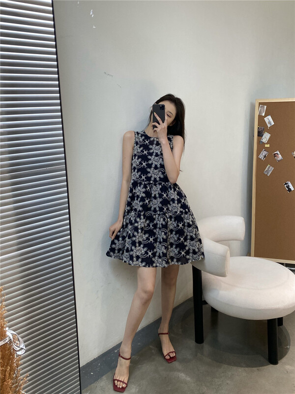 [modern 197] crew neck pleated sleeveless dress 5590# hyy