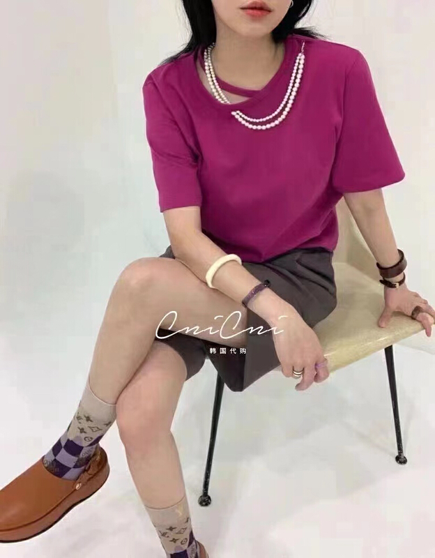 Original price 39.48! [I-D] Korean versatile pearl short sleeve T-shirt (with necklace) 810# ll
