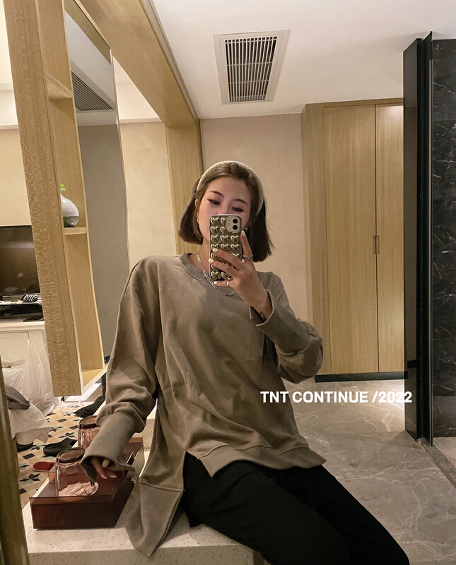 New year in early spring! [TNT continue] Korean style versatile irregular front and back sweater 212# XYY