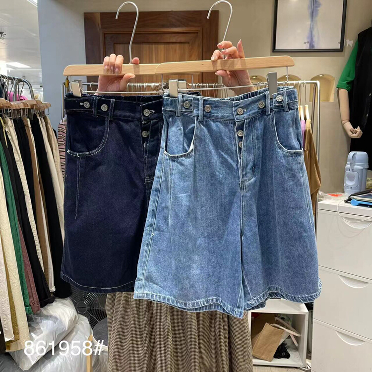 New in early summer! [fabric] Japanese retro casual button design 5-point denim shorts 861958# XYY