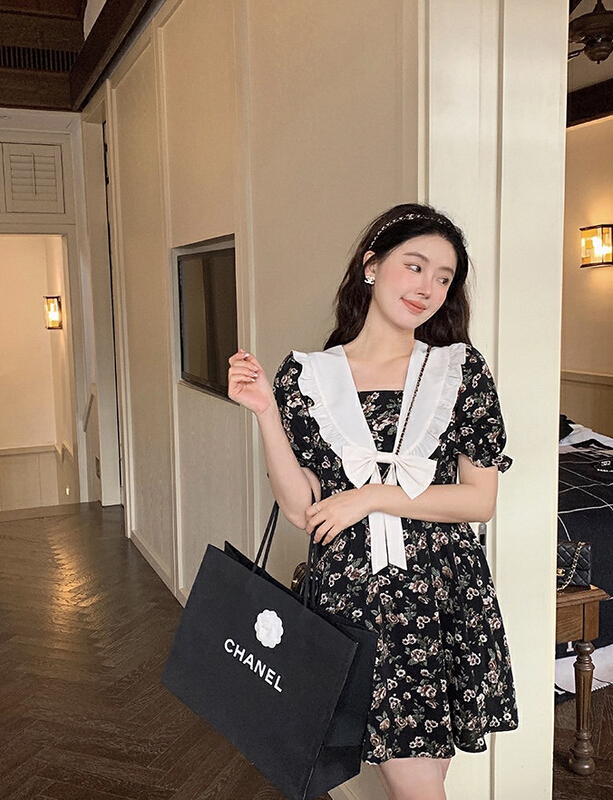 New in early summer! [smile baby] French Navy collar splicing bow tie contrast color bubble sleeve floral dress b2683# WPL