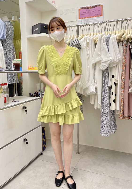 goods in stock! New in early summer! [uone] temperament advanced sense splicing lace dress 98325# LSL