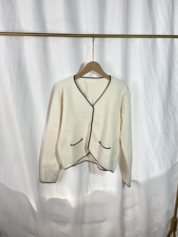New in early summer! [Yi show shop] color stitched loose casual knitted cardigan ys1-901# Cl