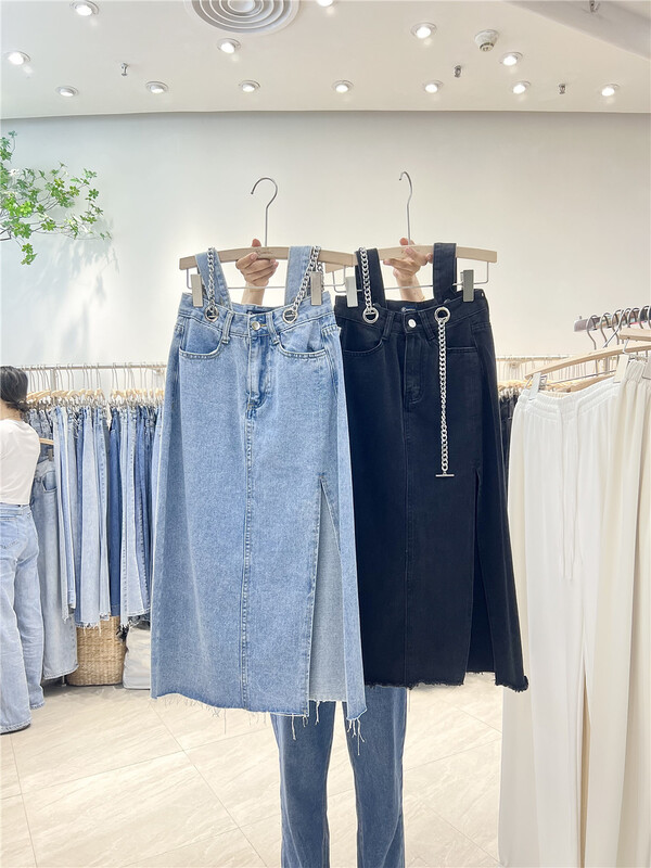 [iris iriisy] Korean casual slit design denim strap skirt (with detachable strap and detachable chain) 6513# LSL