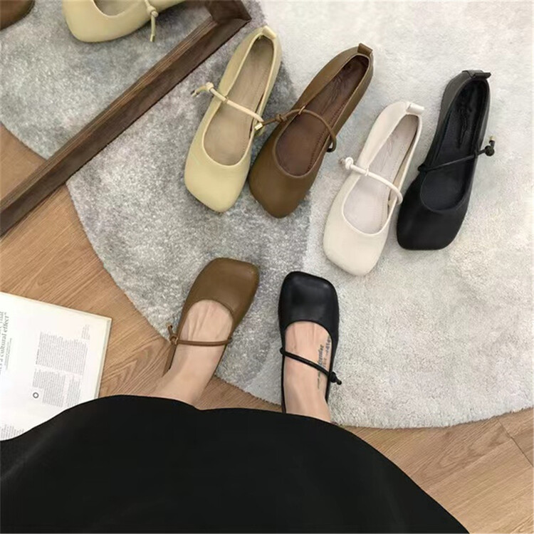 New in early summer! [DS. Gift] square head fashion retro low flat heel shoes 5208# LSL