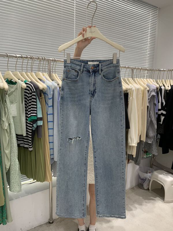 C Chen [going] is thin and versatile, with holes in his jeans 9373# lwy