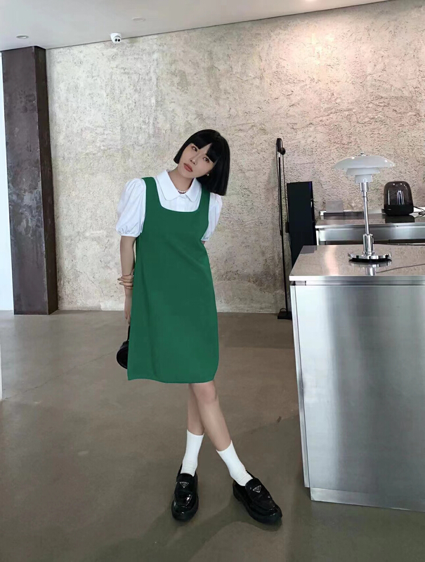 goods in stock! New in early summer! [rainbow] simple and versatile T-shirt + fashionable minority strap skirt set 08120# WTT