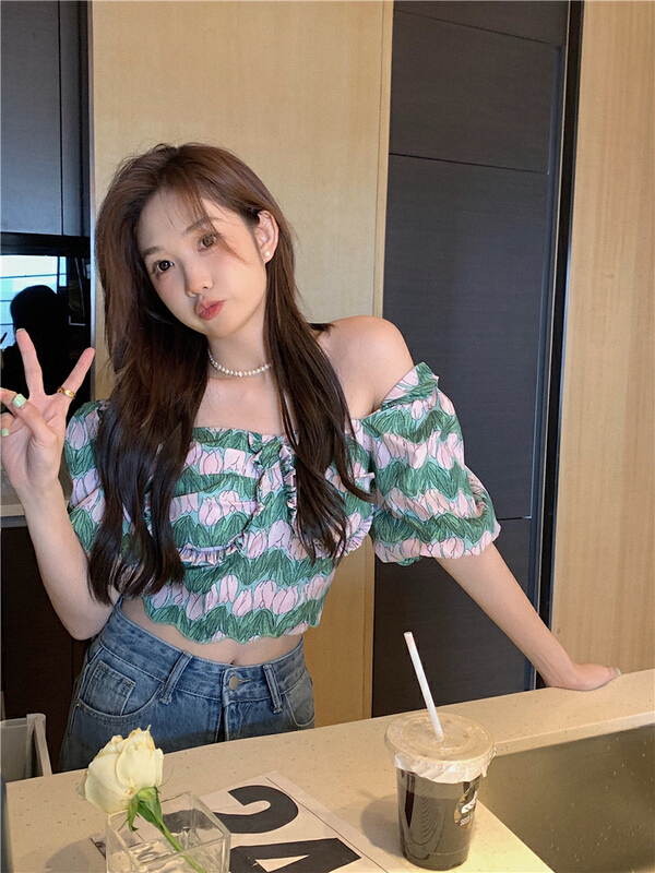 [timely rain] Han Feng ins design sense French spice girl small square collar shirt 21458# WPL