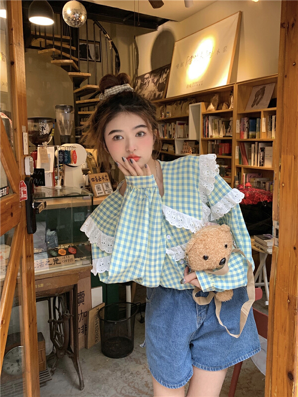 New year in early spring! [timely rain] Han Feng ins sweet foreign style age reducing stitching cute lace loose doll collar plaid shirt f2100# jhy