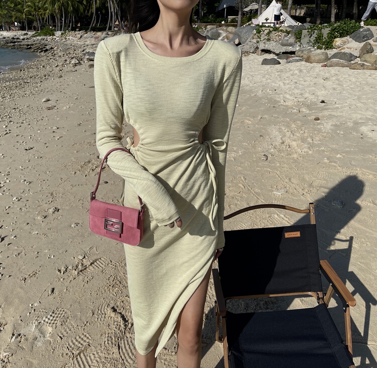 New year in early spring! [Vivian] sexy slim slim design sense split long sleeve medium length dress 90055# zxx