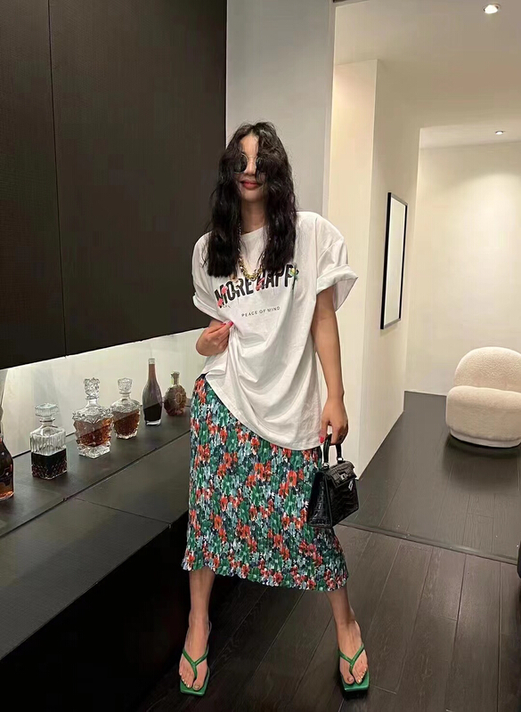 [Julia] letter print T-shirt + Floral Skirt Set (without necklace) 970# PCZ