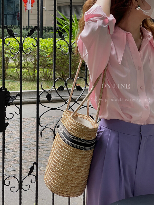 Original price 98.99! New year in early spring! [on line] niche temperament vertical feeling Tiansi pointed collar solid color loose shirt 361130# jhy