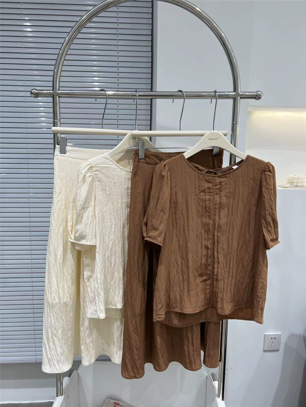 Original price 123.95! [Nina life] crew neck versatile blouse + loose and slim skirt set 5165# zxl