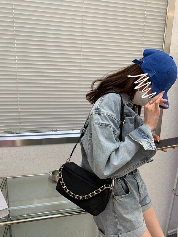 [excellence] fashionable minority messenger bag (equipped with adjustable messenger long shoulder belt and portable chain) 6127# LSL