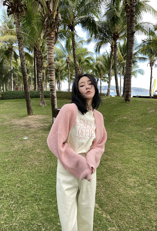 [t-too] Korean alphabet printed short sleeve T-shirt + knitted cardigan set 665856# LSL