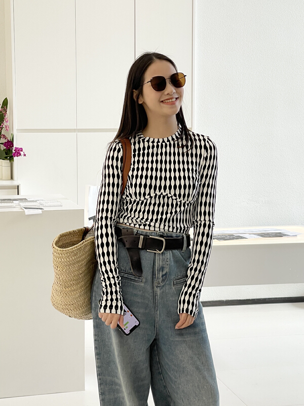 New year in early spring! [attitude] round neck versatile slim slim long sleeve T-shirt aq4042# ozq