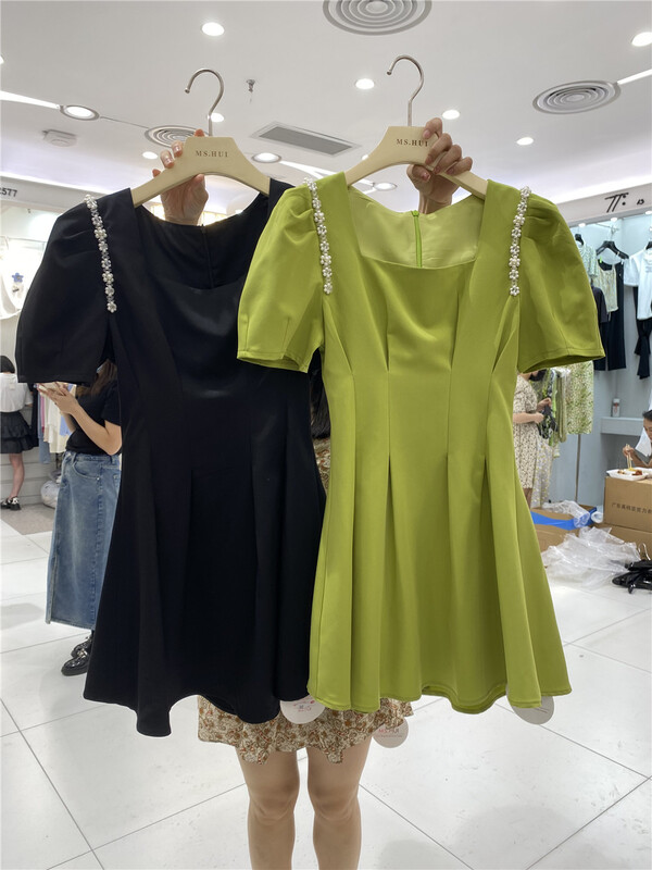 New in early summer! [ms.hui] French square neck bubble sleeve waist closing nail bead dress 969# WPL