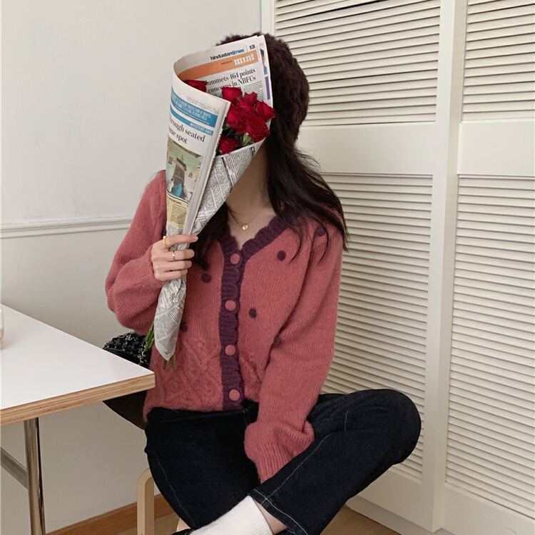 New year in early spring! [timely rain] Han Feng ins sweet contrast color V-neck gentle knitted warm sweater 00013# YYW