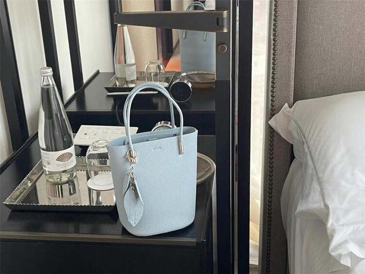 [Guangjun bag industry] fashion niche versatile handbag 5557# JJ