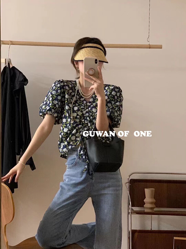[Gu Wan] V-neck small broken flower drawstring shirt 5666# zxx