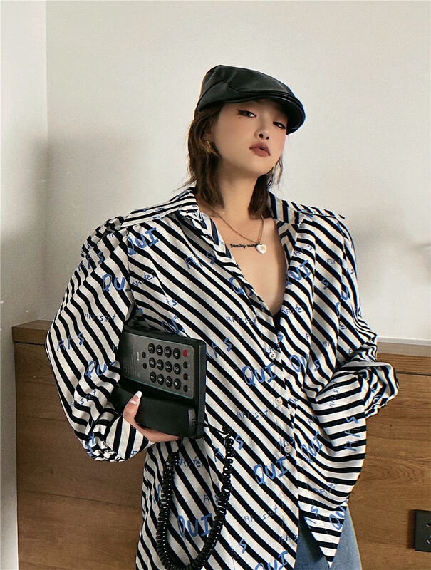 New year in early spring! [open] striped letter printed shirt 3271# XYJ