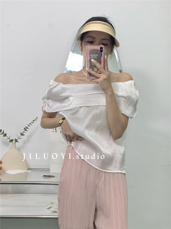 goods in stock! New in early summer! [remember Luoyi] fashionable and various ways of wearing a small one shoulder shirt 9712# L