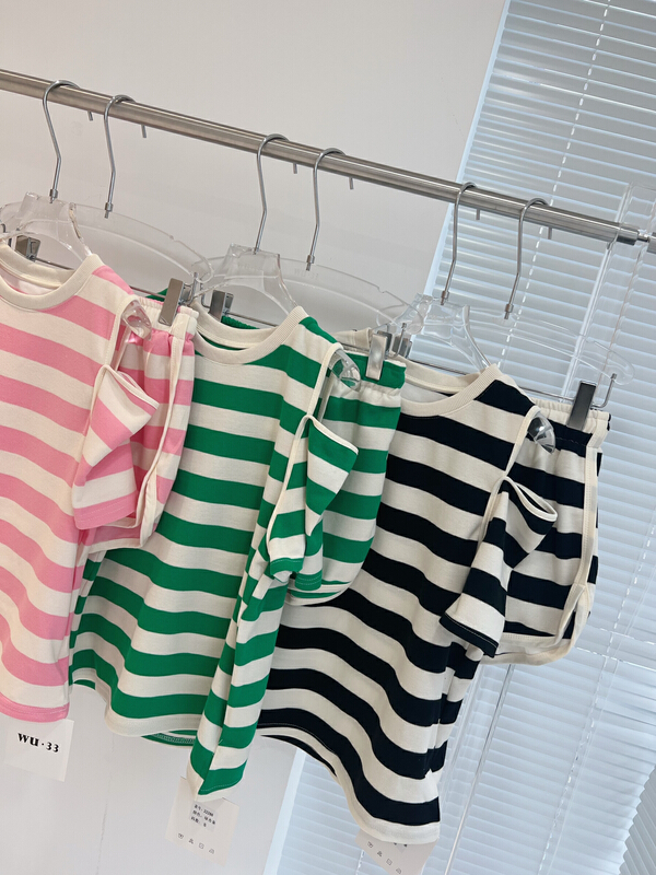 [Wu. 33] simple bubble sleeve off shoulder T-shirt + striped casual Shorts Set 22286# WTT