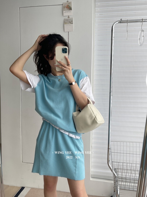 [Wingyee] Korean version simple casual fake two-piece T-shirt + loose pocket skirt set 9610# ll