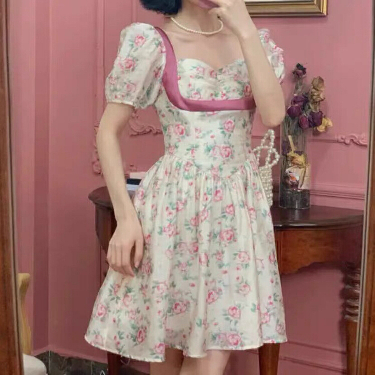 [Yingying new clothes] French gentle style square collar stitched temperament retro dress 7387# Cl
