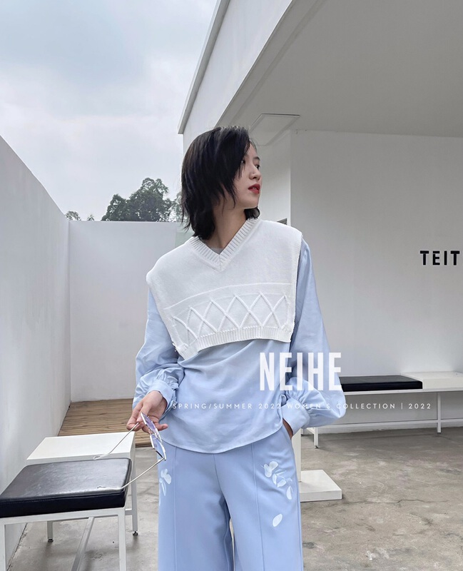 New year in early spring! [neihe] Korean round neck clean color shirt (with shawl) 11291# zxx