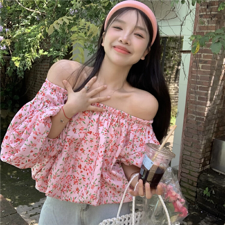 現貨!初夏上新!【及時雨】韓風ins甜美溫柔風露肩一字領碎花泡泡袖寬鬆襯衫  55105#  WPL