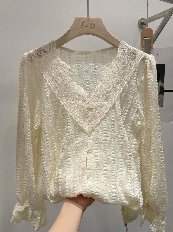 New year in early spring! [I-D] Korean V-neck lace blouse 89597# ll