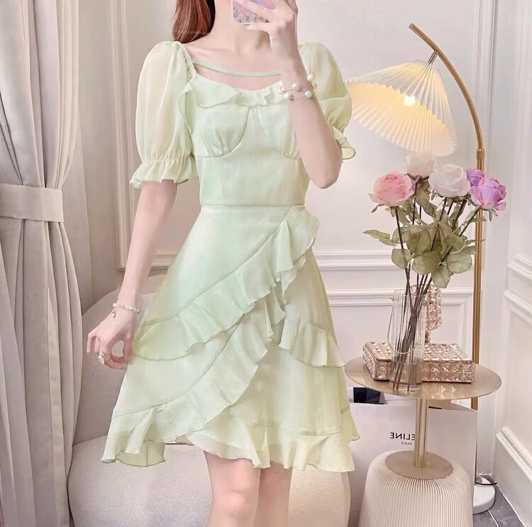 [Yingying new clothes] gentle wind fairy French style square neck bubble sleeve dress (with corsage) 7527# Cl