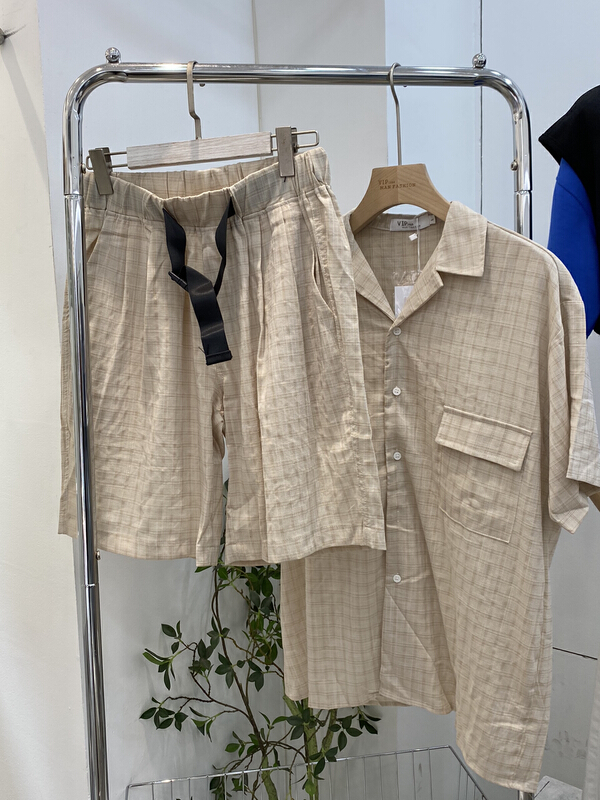 New in early summer! [vipman] fashionable Plaid loose shirt + temperament versatile casual Shorts Set (with waist rope) v-9158# ZZL