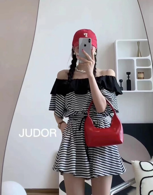 New in early summer! [I do] off shoulder top + striped casual pants set 8118# cqw