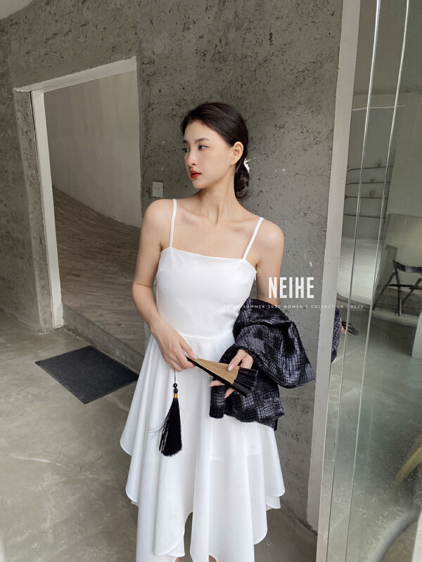 New in early summer! [neihe] irregular skirt temperament suspender dress 22182# zxx