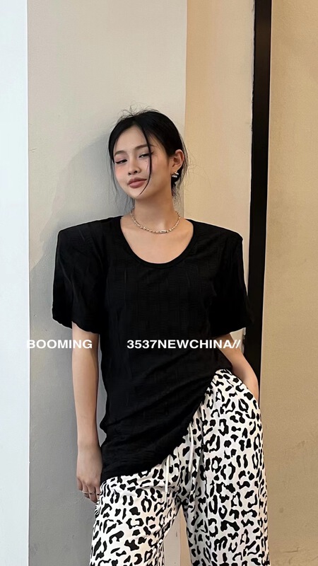 goods in stock! New in early summer! [boxing] slit round neck versatile short sleeve T-shirt 2320# zxl