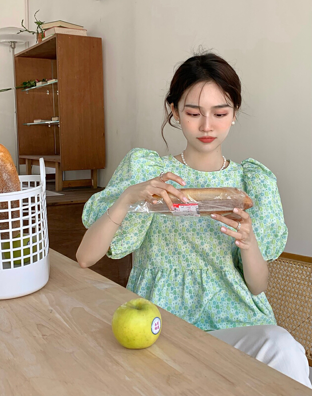 New in early summer! [dolly] cool and cute girlish sense age reducing bubble sleeve back bow blouse 1011\lsw
