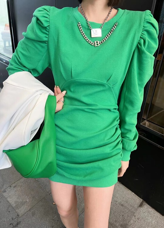goods in stock! New year in early spring! [QIANJIAO] temperament design sense piece bubble sleeve side Pleated Dress (chain cannot be removed) 6680# PCZ
