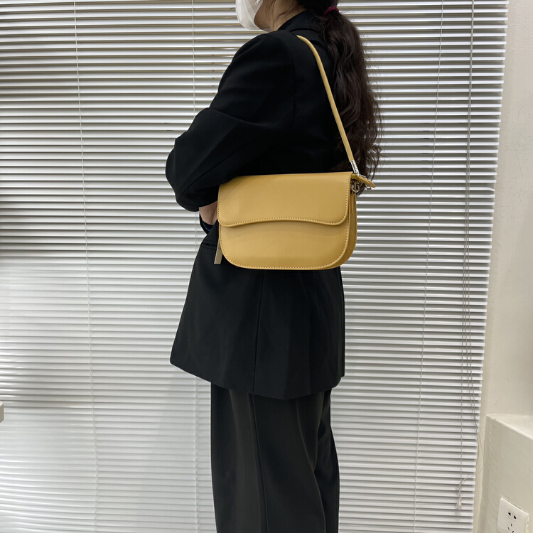 [Mi he] Korean solid color versatile casual niche messenger bag (with shoulder strap) 2157# lwy