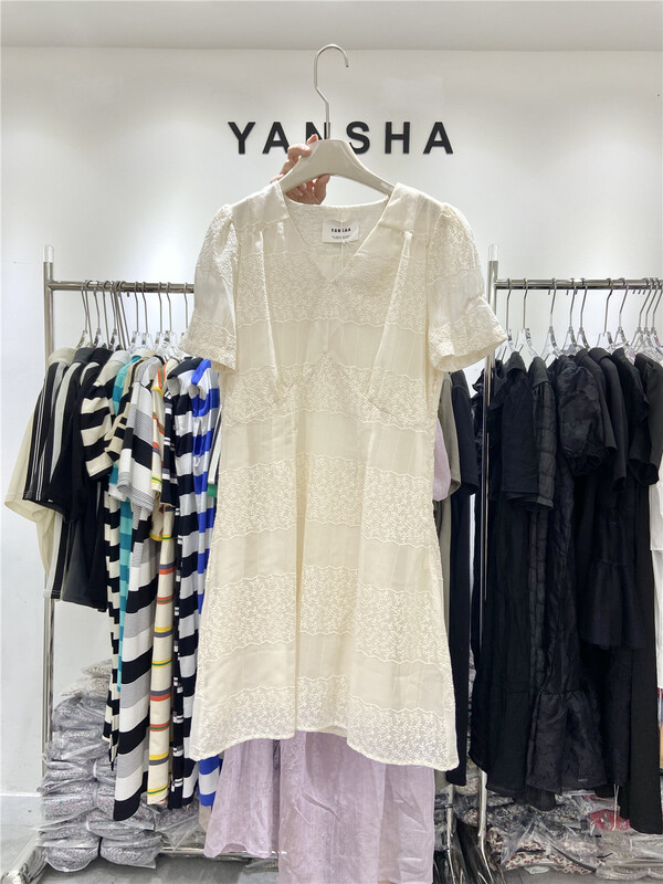 [Yan Sha] French style V-neck bubble sleeve dress 195# CLS