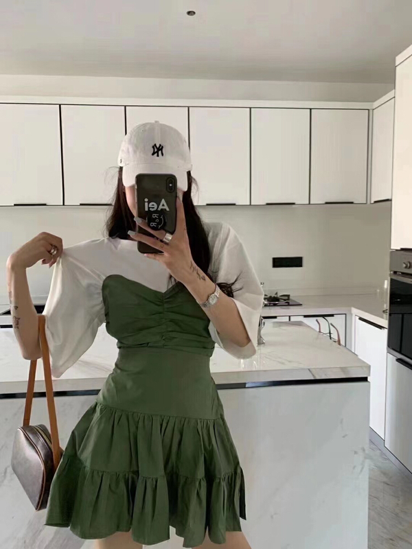 [K2 design] Korean fake two-piece design blouse + high waist puffy pleated skirt set tz29# WTT