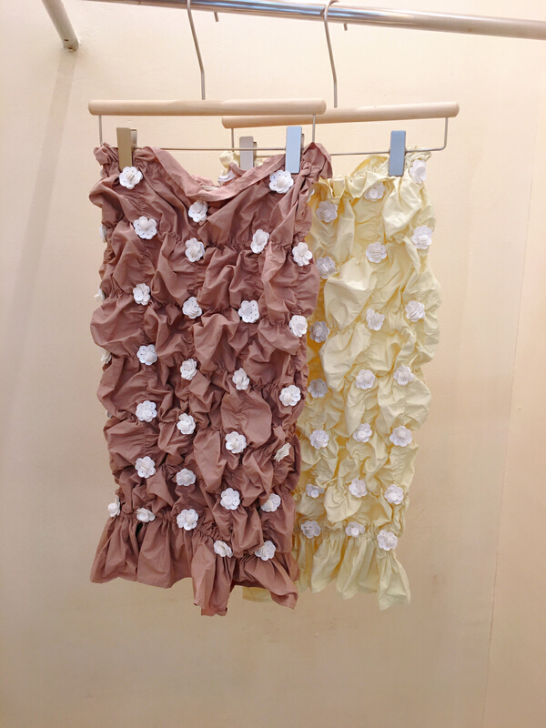 New in early summer! [Cupertino] heavy industry Beaded pleated skirt 2202q# Cl