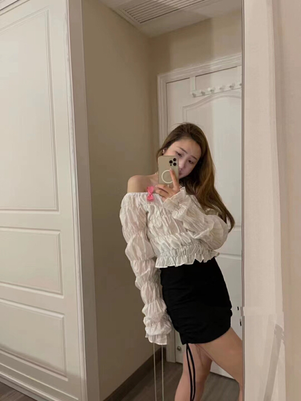 [mi ni] heavy industry pleated long sleeved off shoulder blouse 2903# PCZ