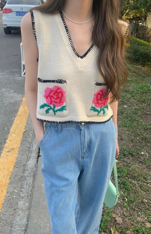 New year in early spring! [timely rain] Hanfeng ins embroidered flowers and versatile vest 20003# WPL