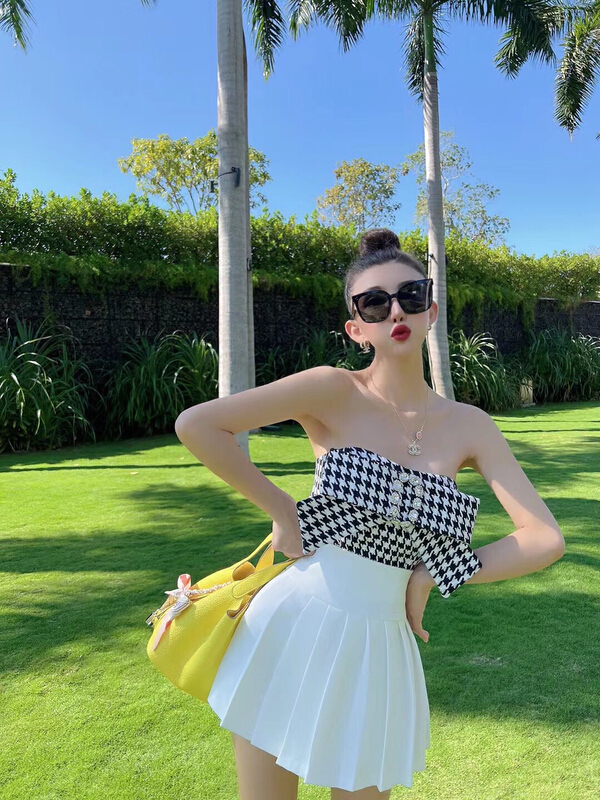 New year in early spring! [Doudou family] bird lattice heavy industry diamond inlaid anti slip strip bra shirt (with Brooch) 503# CLS