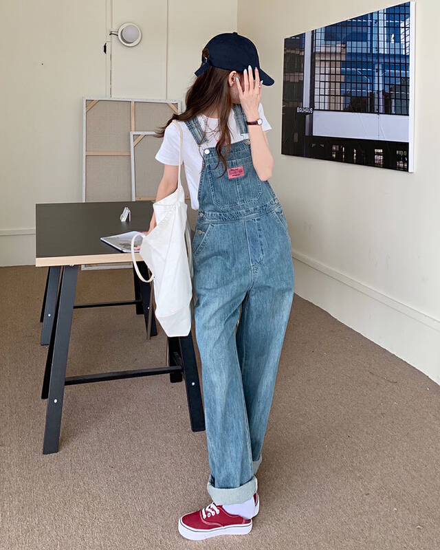 New year in early spring! [timely rain] Han Feng ins retro age reducing versatile loose straight leg Wide Leg Denim suspenders b8671# jhy