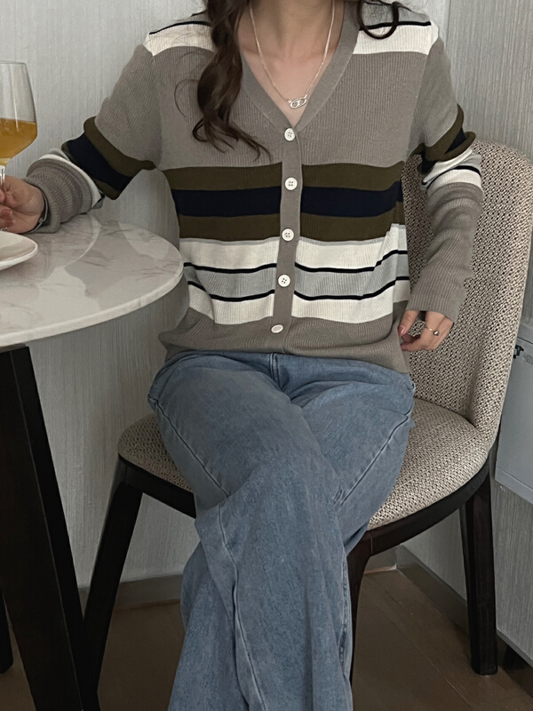 Original price 55.27! New year in early spring! [love] Vintage contrast striped V-neck T-shirt m0575# L