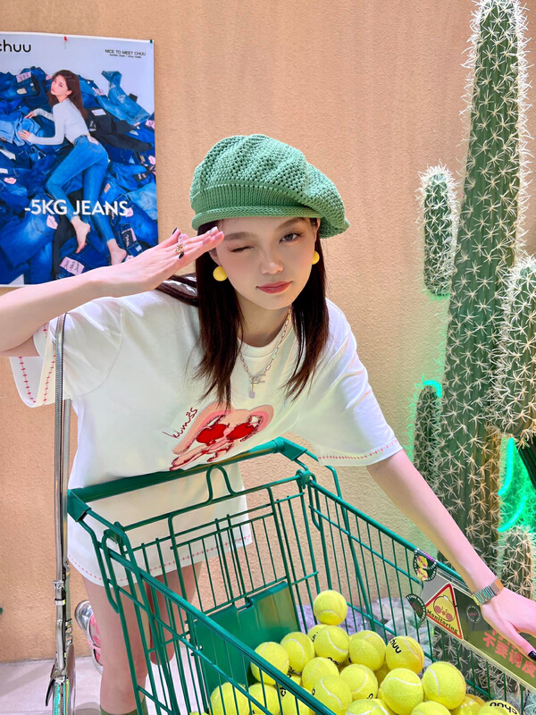 [Nancy] Bunny creative color contrast cartoon embroidered short sleeve T-shirt bs0031# WPL